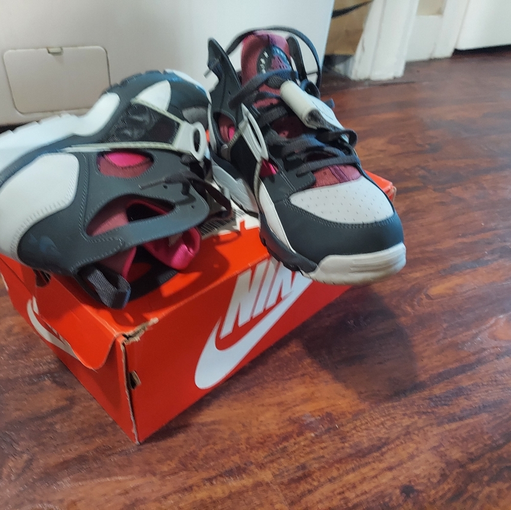 Nike air trainer huarache